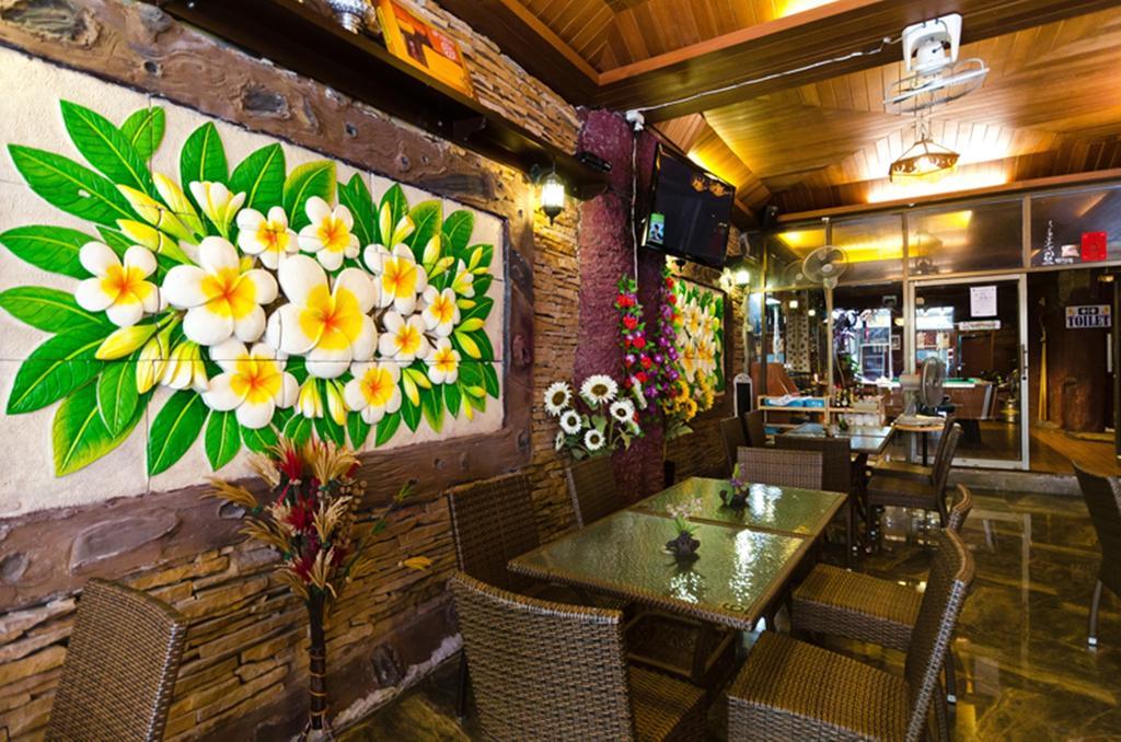 Eight Plus Hotel Bangkok Exterior foto